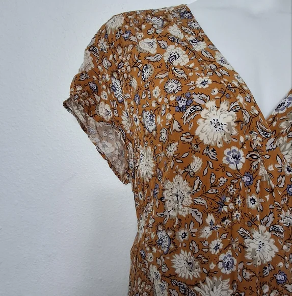 Old Navy Midi Wrap Dress Floral - Picture 11 of 12